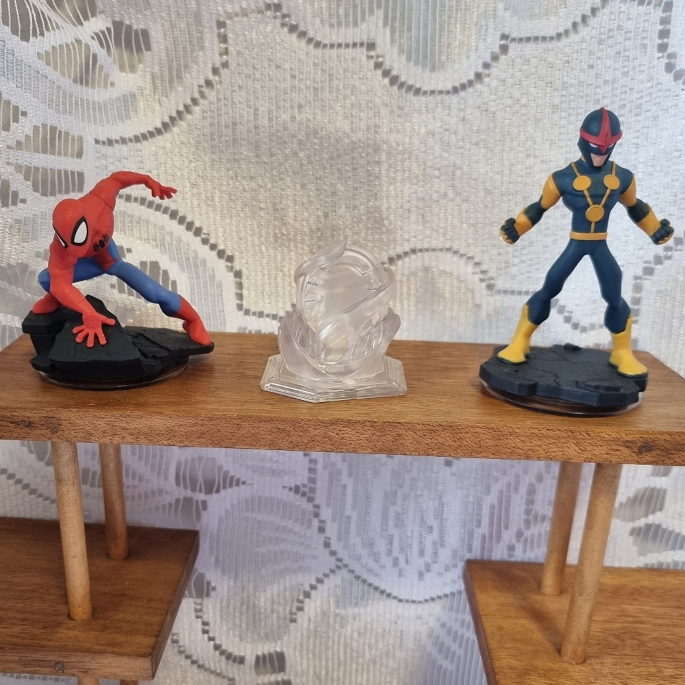 Disney Infinity 2.0 Marvel Spider-Man and Superhero Figurines Play Set